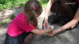 The benefits of drawing on the asphalt for toddlers