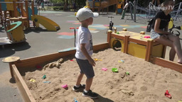 The development of fine motor skills in the sandbox (4 years old)